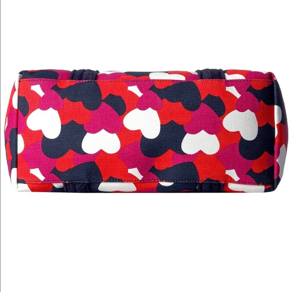 Tommy Hilfiger Extra-Large Dariana Heart-Print bag - Picture 5 of 5